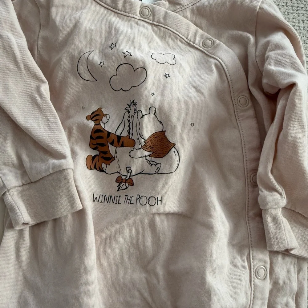H&M Disney collab- Winnie the Pooh Kids Footies Set - White, Cream, and Pink - Picture 2 of 6